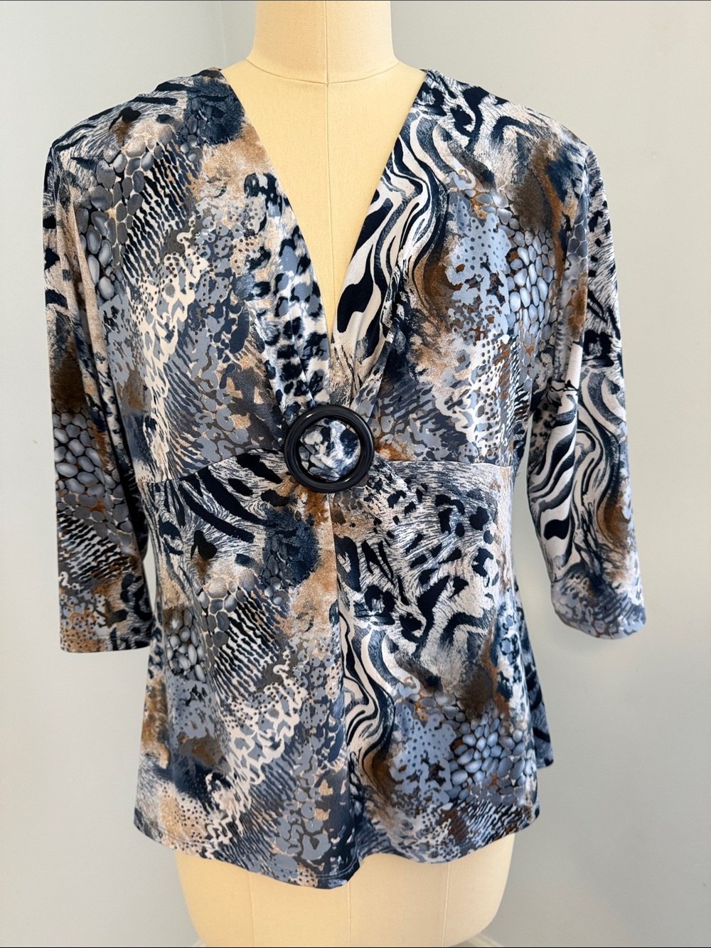 Soft Works Womens Blue Gray Animal-Print V-Neck Top with Decorative Ring SZL